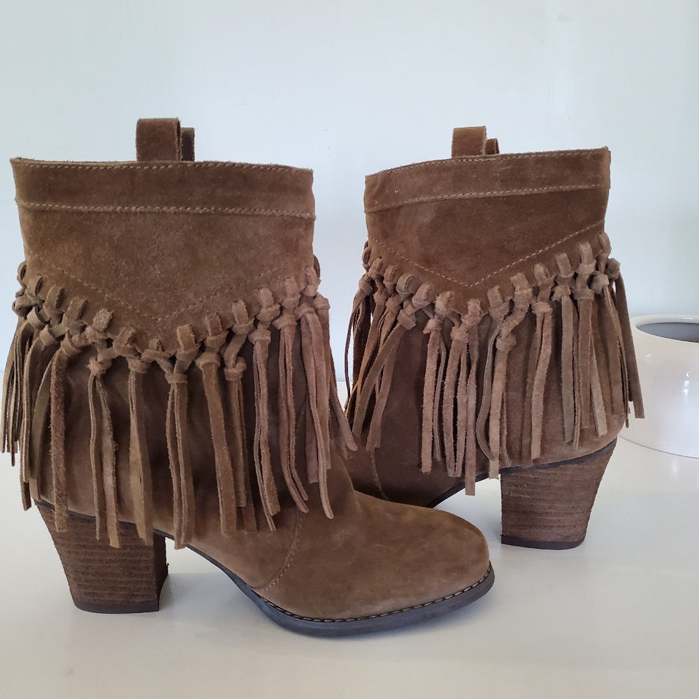 SBICCA Macrame Fringe Brown Suede Booties 3" Heel Bohemian Cowgirl Western